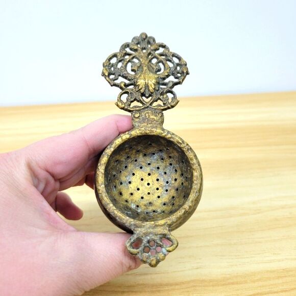Vintage Brass Tea Strainer Ornate Handle Loose Leaf Infuser – Made in India - Picture 1 of 16